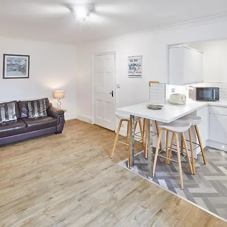 1 - Khyber Уитби