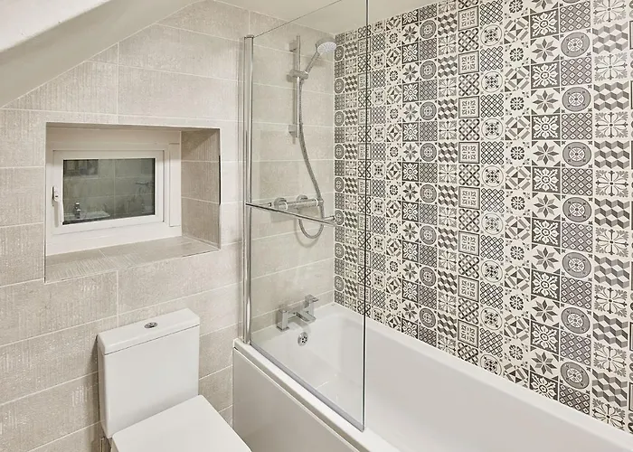 1 - Khyber アパート *